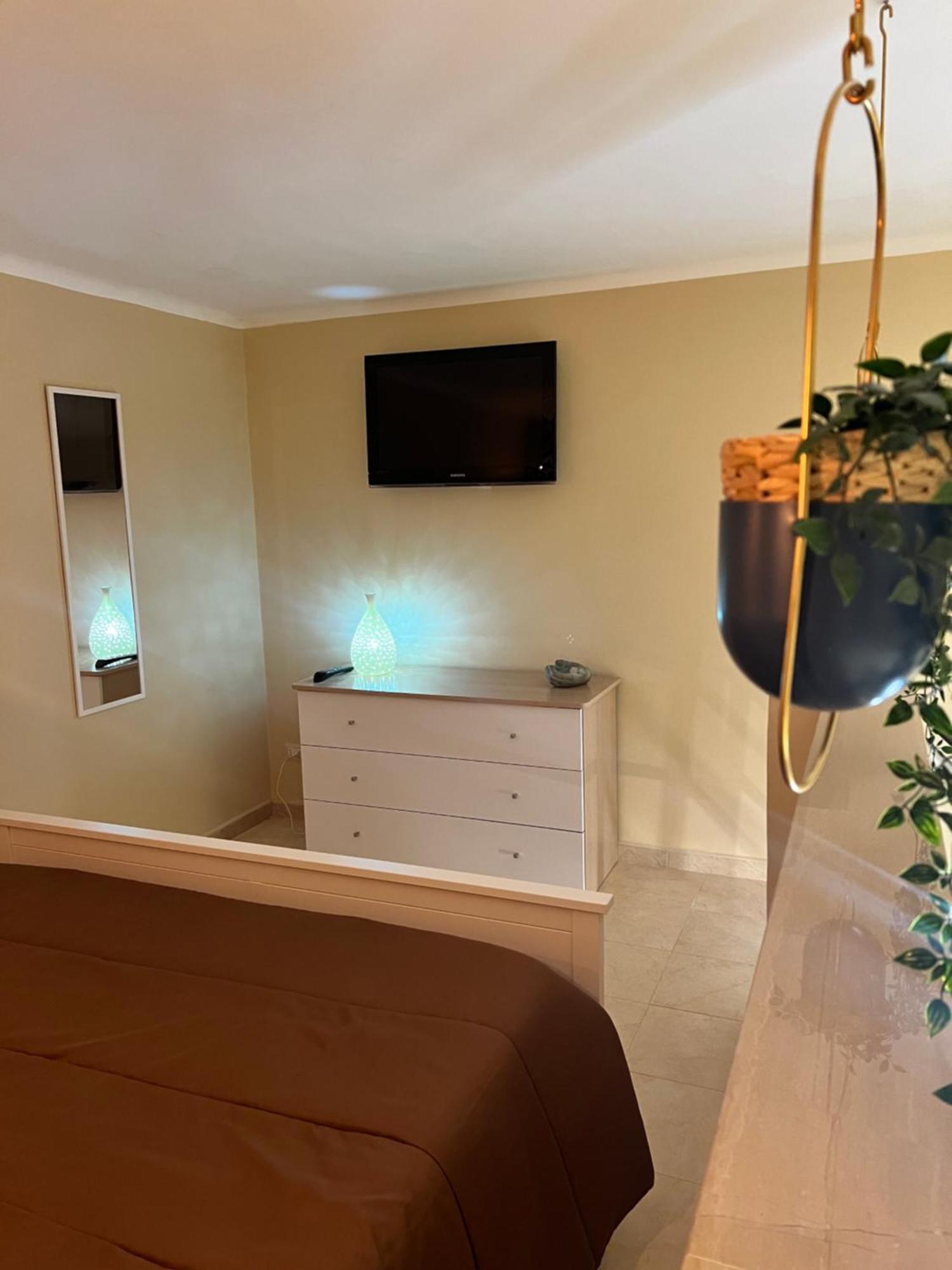 Piazzetta 42 Holiday Room Трани Экстерьер фото